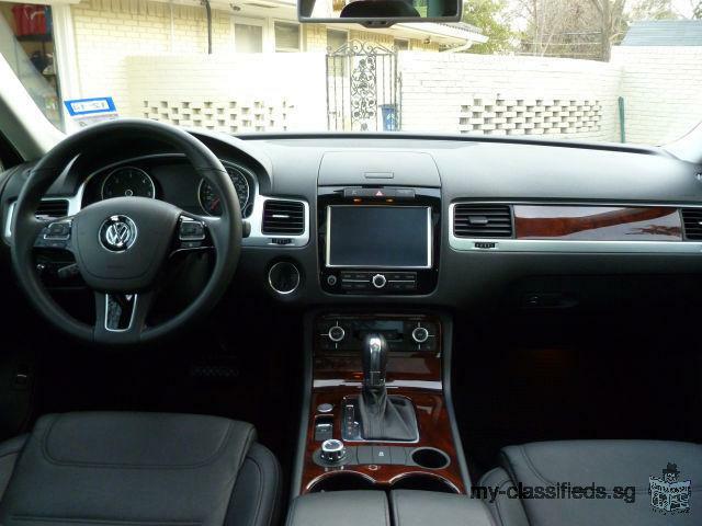 2012 Volkswagen Touareg TDI Very Clean and in good condition