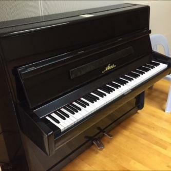 PIANO NIEER 626 @ $500