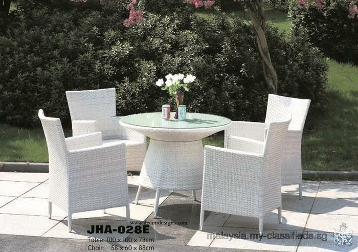 Decon wicker dining furniture store