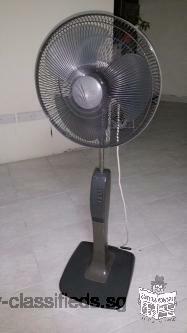 Pedestal Mitsubishi fan in good working condition