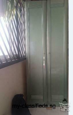 very nice color wardrobe, special color, good condition